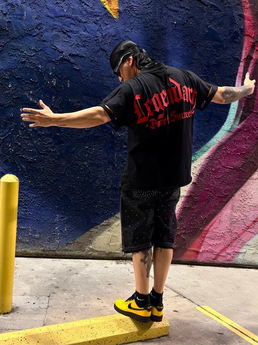 Camiseta Oversize "Legendary" – Black & Red Gothic Edition