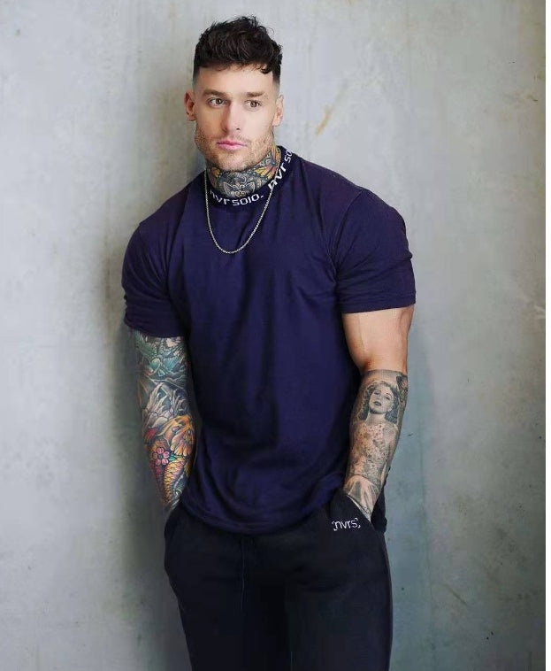 Camiseta Premium "Essential Edge" – Corte Atlético y Cuello Detallado