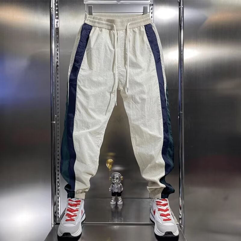 Joggers Retro Americano con Rayas de Contraste - Pantalón Deportivo Cónico y Holgado