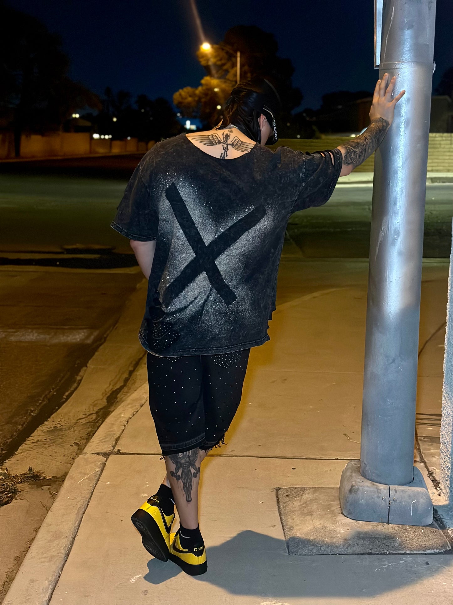 Camiseta "Dark Raven" – Acid Wash & Distressed Streetwear