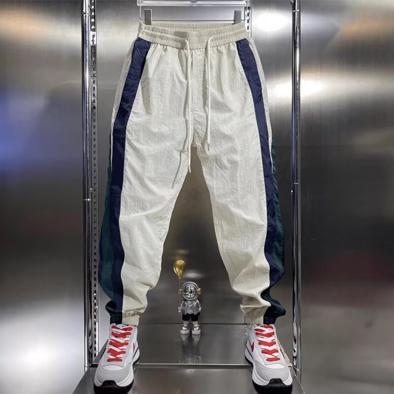 Joggers Retro Americano con Rayas de Contraste - Pantalón Deportivo Cónico y Holgado