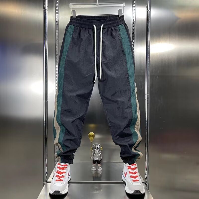 Joggers Retro Americano con Rayas de Contraste - Pantalón Deportivo Cónico y Holgado
