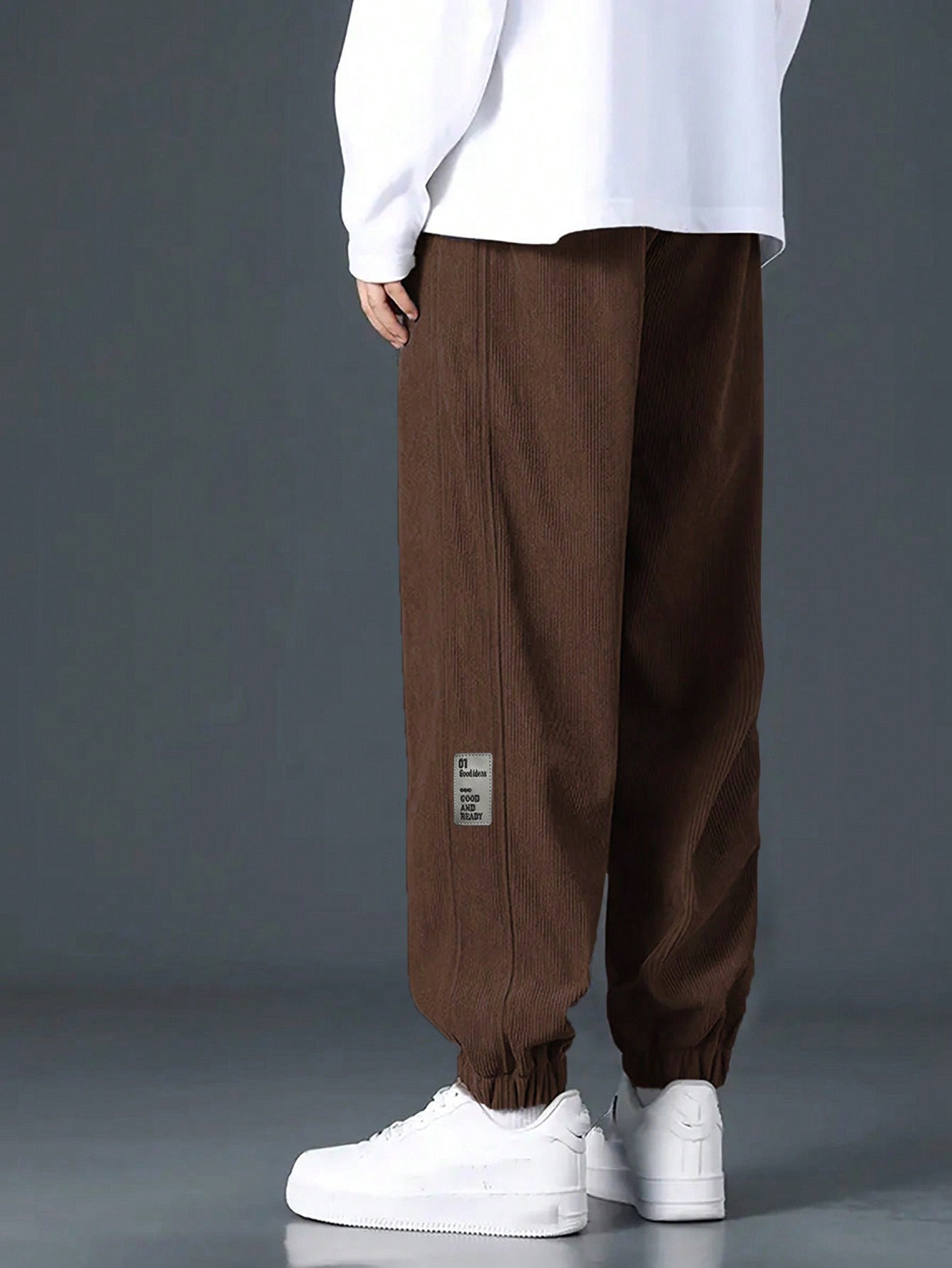 Pantalones Jogger de Pana "Retro Texture" – Corte Slim-Fit y Ajuste con Cordón